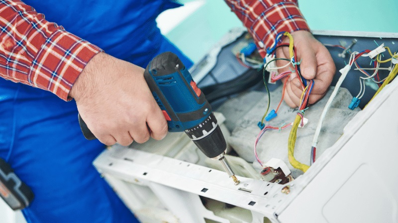 Erenler Ukinox Ukinox çamaşır makinesi kart tamiri – Su almama arızası orijinal parça ile giderildi. - Teknik servis örneği